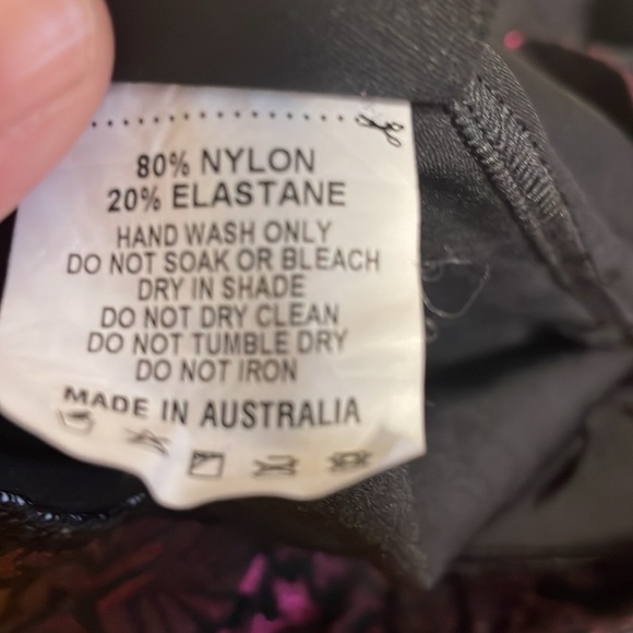 Blackmilk Geometric Floral Pink Leggings in XL - Picture 6 of 6